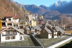 LAP0125_03_Crevoladossola-villette-lato-montagna